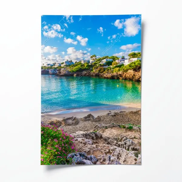 Plakat intensywna różowa fasada z niebieskimi drzwiami – Wallissimo®