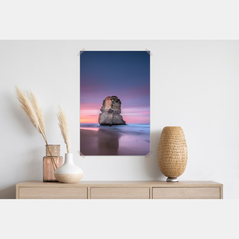 Plakat spokojny morski pejzaż z formacjami skalnymi o zachodzie słońca – Wallissimo® Plakat spokojny morski pejzaż z formacjami skalnymi o zachodzie słońca – Wallissimo®