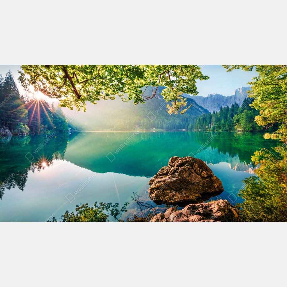 Plakat poranek nad jeziorem Fusine z Mangartem – Wallissimo® Plakat poranek nad jeziorem Fusine z Mangartem – Wallissimo®