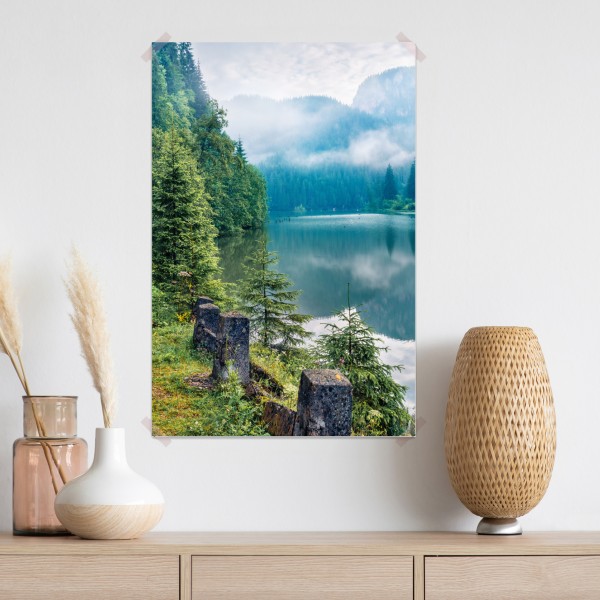 Plakat mglisty poranek nad Lacu Rosu – Wallissimo® Plakat mglisty poranek nad Lacu Rosu – Wallissimo®