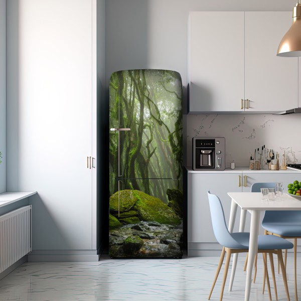 Naklejka na lodówkę las ze strumieniem we mgle – Wallissimo® Naklejka na lodówkę las ze strumieniem we mgle – Wallissimo®