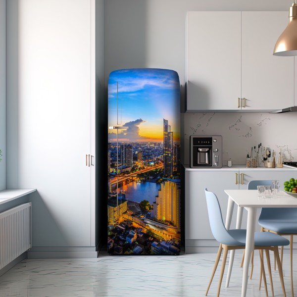 Naklejka na lodówkę tętniąca życiem panorama miasta o zmierzchu – Wallissimo® Naklejka na lodówkę tętniąca życiem panorama miasta o zmierzchu – Wallissimo®