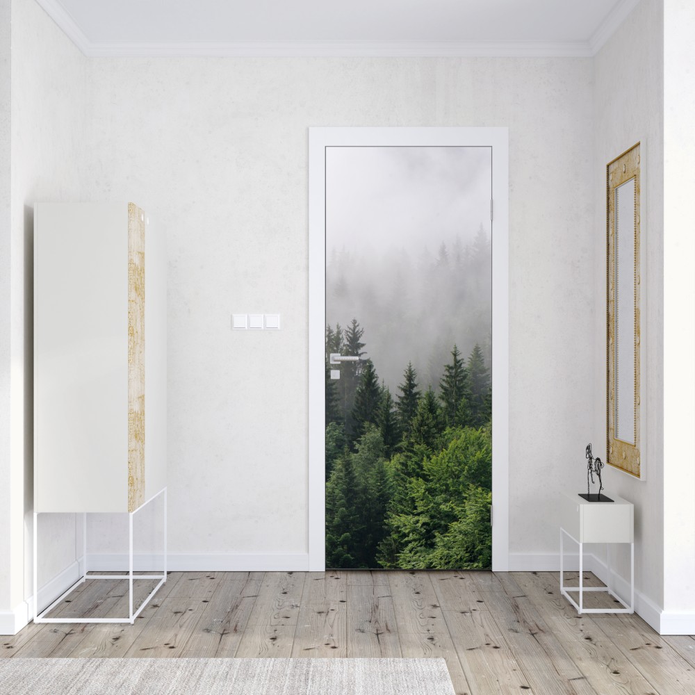Naklejka na drzwi mglisty las iglasty panorama – Wallissimo® Naklejka na drzwi mglisty las iglasty panorama – Wallissimo®