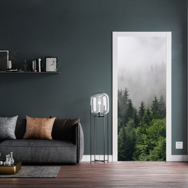 Naklejka na drzwi mglisty las iglasty panorama – Wallissimo® Naklejka na drzwi mglisty las iglasty panorama – Wallissimo®