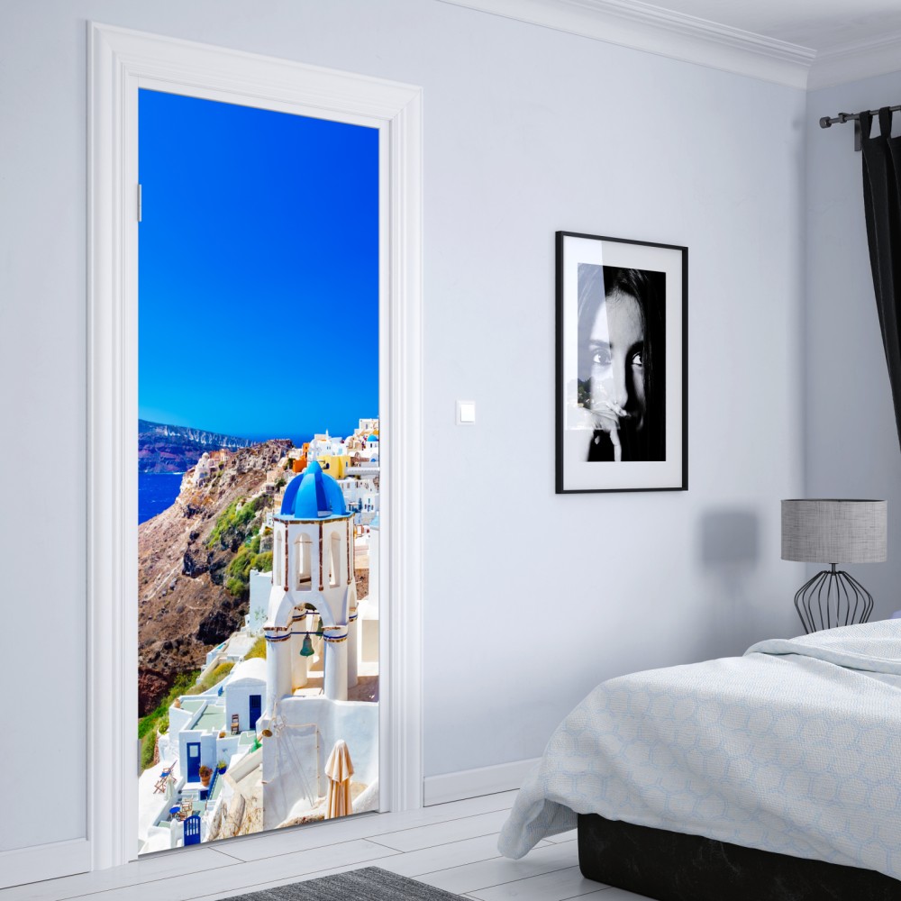 Naklejka na drzwi Santorini niebieskie kopuły nad Morzem Egejskim – Wallissimo® Naklejka na drzwi Santorini niebieskie kopuły nad Morzem Egejskim – Wallissimo®