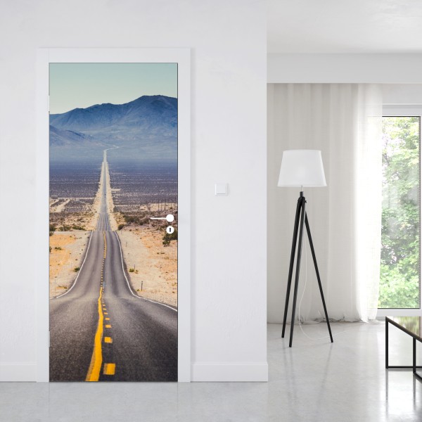 Naklejka na drzwi niekończąca się droga przez pustynię do gór – Wallissimo® Naklejka na drzwi niekończąca się droga przez pustynię do gór – Wallissimo®