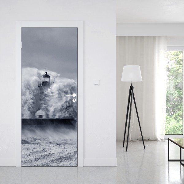 Naklejka na drzwi latarnia morska pochłonięta przez fale – Wallissimo® Naklejka na drzwi latarnia morska pochłonięta przez fale – Wallissimo®