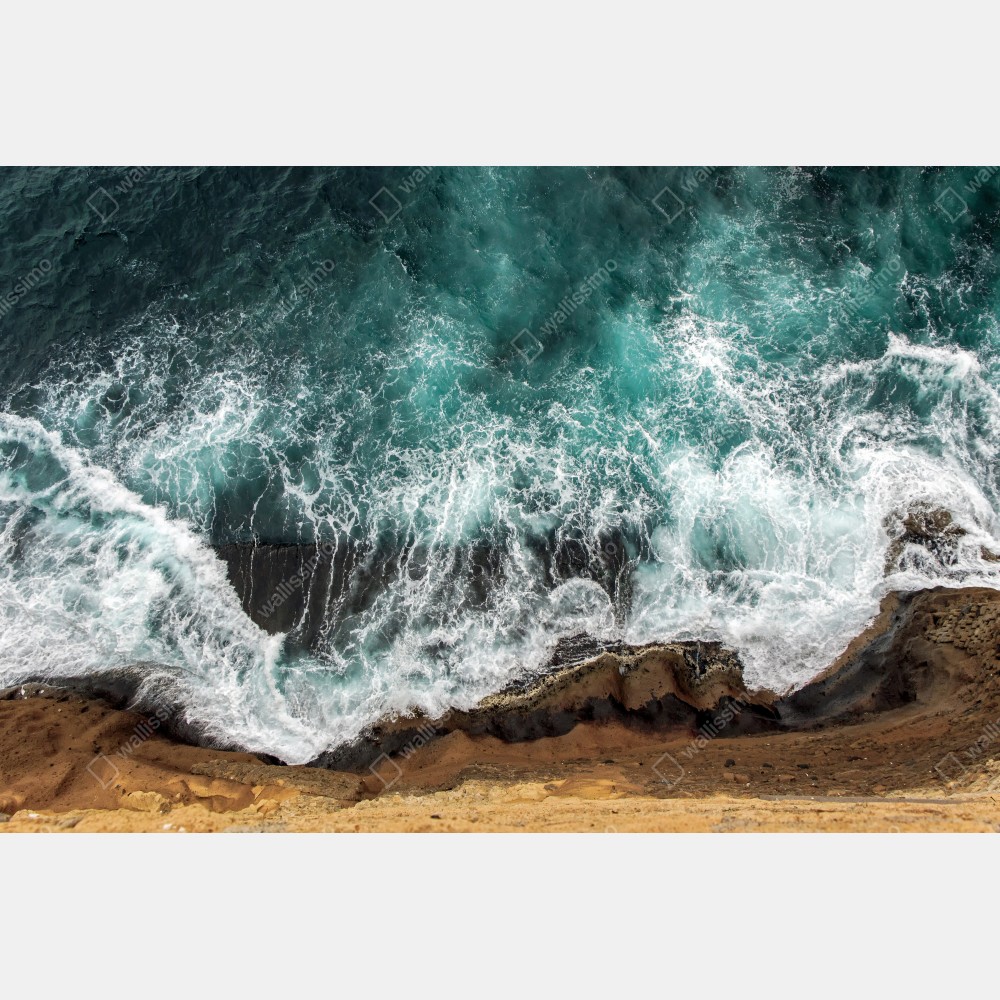 Naklejka na drzwi turkusowe wybrzeże z lotu ptaka z rozbijającymi się falami – Wallissimo® Naklejka na drzwi turkusowe wybrzeże z lotu ptaka z rozbijającymi się falami – Wallissimo®