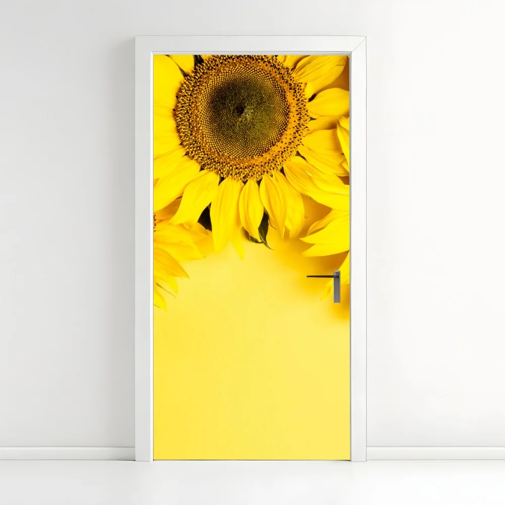 Naklejka na drzwi jasny bukiet słoneczników na żółtym tle – Wallissimo® Naklejka na drzwi jasny bukiet słoneczników na żółtym tle – Wallissimo®
