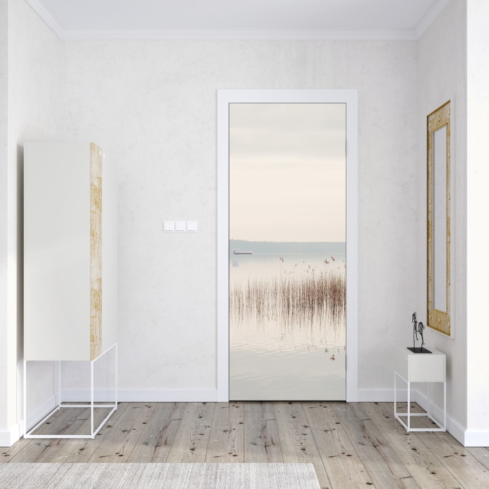 Naklejka na drzwi spokojne trzcinowisko nad jeziorem – Wallissimo® Naklejka na drzwi spokojne trzcinowisko nad jeziorem – Wallissimo®