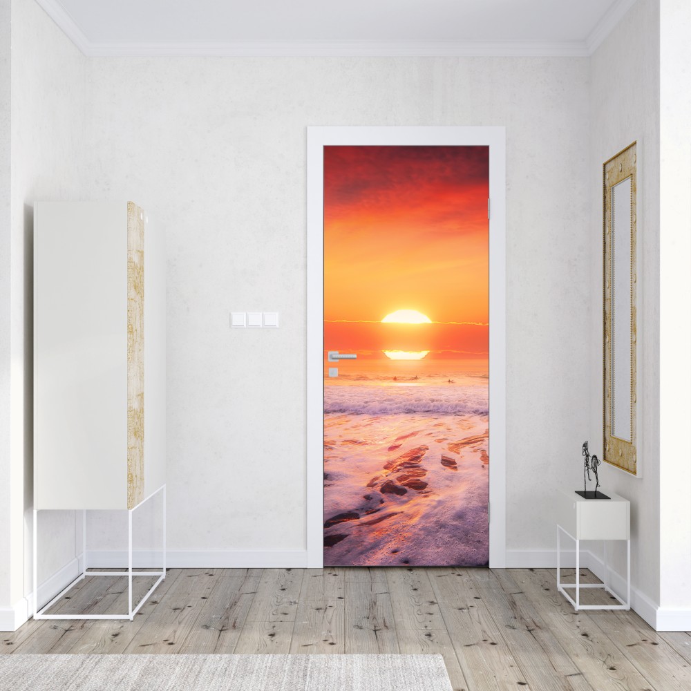 Naklejka na drzwi złoty zachód słońca nad spokojną plażą – Wallissimo® Naklejka na drzwi złoty zachód słońca nad spokojną plażą – Wallissimo®