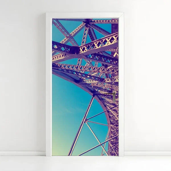 Naklejka na drzwi abstrakcyjna stalowa konstrukcja mostu w perspektywie