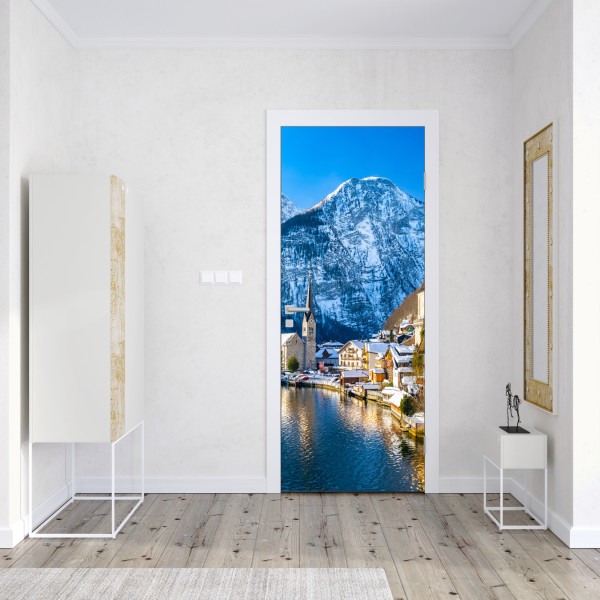 Naklejka na drzwi zimowy spokój w Hallstatt — alpejska wioska nad jeziorem – Wallissimo® Naklejka na drzwi zimowy spokój w Hallstatt — alpejska wioska nad jeziorem – Wallissimo®