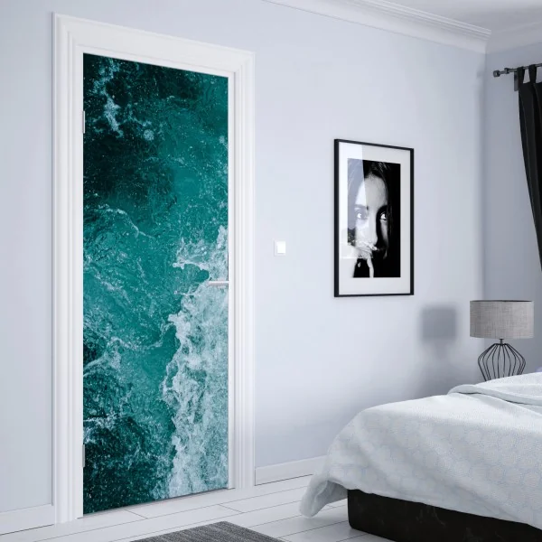 Naklejka na drzwi majestatyczna ścieżka w lesie sekwoi – Wallissimo®