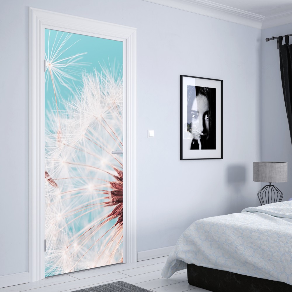 Naklejka na drzwi delikatny dmuchawiec na turkusowym tle – Wallissimo® Naklejka na drzwi delikatny dmuchawiec na turkusowym tle – Wallissimo®