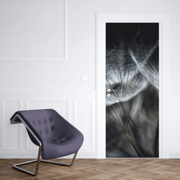 Naklejka na drzwi delikatne nasiona mniszka w monochromie – Wallissimo® Naklejka na drzwi delikatne nasiona mniszka w monochromie – Wallissimo®