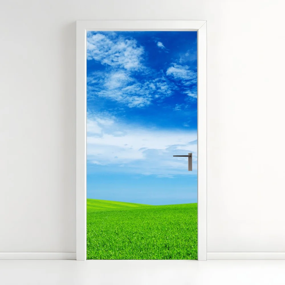 Naklejka na drzwi zielona łąka pod błękitnym niebem – Wallissimo® Naklejka na drzwi zielona łąka pod błękitnym niebem – Wallissimo®