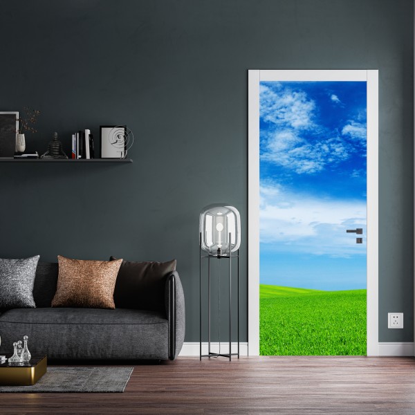 Naklejka na drzwi zielona łąka pod błękitnym niebem – Wallissimo® Naklejka na drzwi zielona łąka pod błękitnym niebem – Wallissimo®