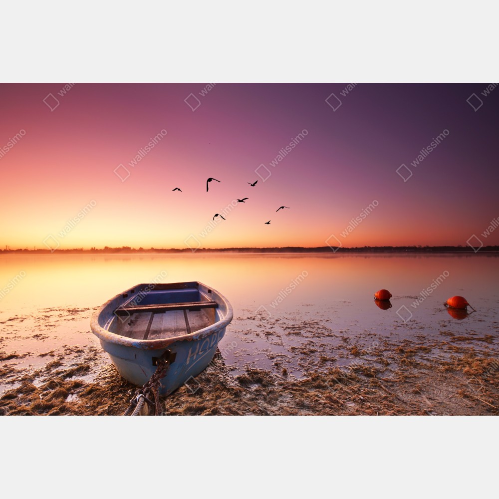 Naklejka na drzwi spokojna łódź o zmierzchu nad jeziorem – Wallissimo® Naklejka na drzwi spokojna łódź o zmierzchu nad jeziorem – Wallissimo®