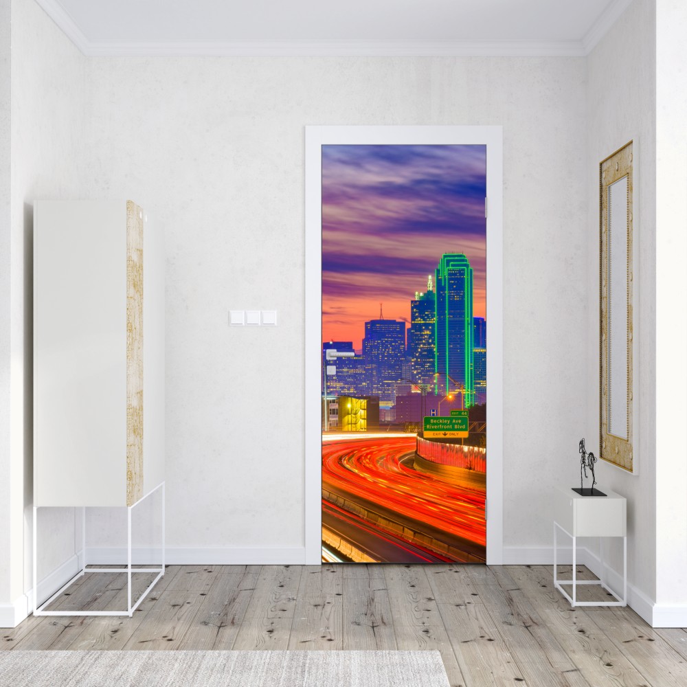 Naklejka na drzwi panorama Dallas o zachodzie słońca z świetlnymi smugami autostrady – Wallissimo® Naklejka na drzwi panorama Dallas o zachodzie słońca z świetlnymi smugami autostrady – Wallissimo®