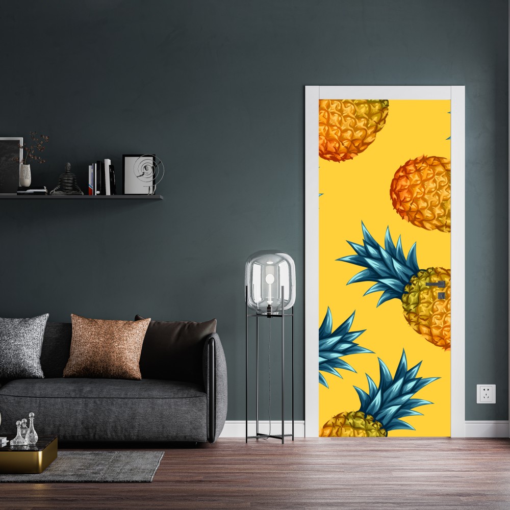 Naklejka na drzwi tropikalny wzór z ananasami na żółtym tle – Wallissimo® Naklejka na drzwi tropikalny wzór z ananasami na żółtym tle – Wallissimo®