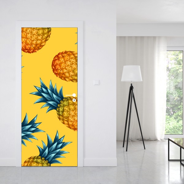 Naklejka na drzwi tropikalny wzór z ananasami na żółtym tle – Wallissimo® Naklejka na drzwi tropikalny wzór z ananasami na żółtym tle – Wallissimo®