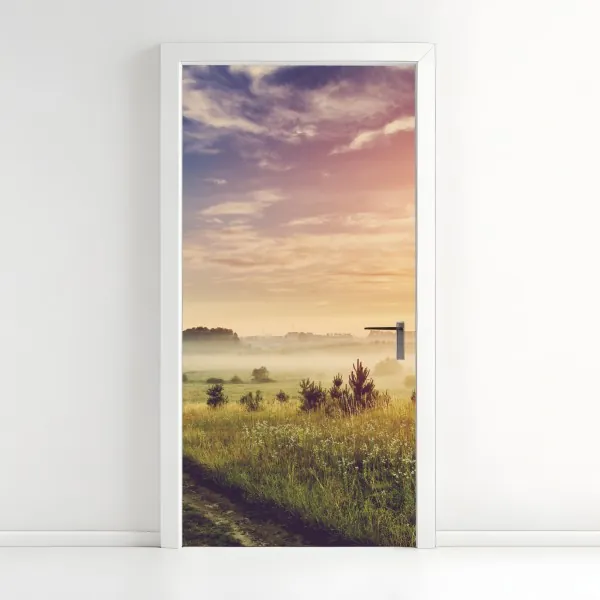 Naklejka na drzwi fioletowy makro kwiat z kroplą rosy – Wallissimo®