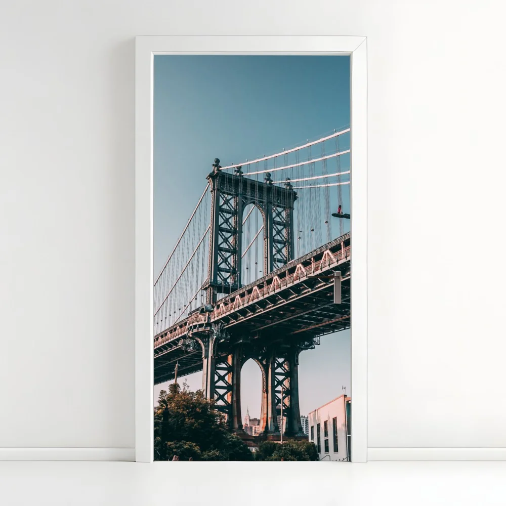 Naklejka na drzwi Manhattan most w miejskiej perspektywie – Wallissimo® Naklejka na drzwi Manhattan most w miejskiej perspektywie – Wallissimo®