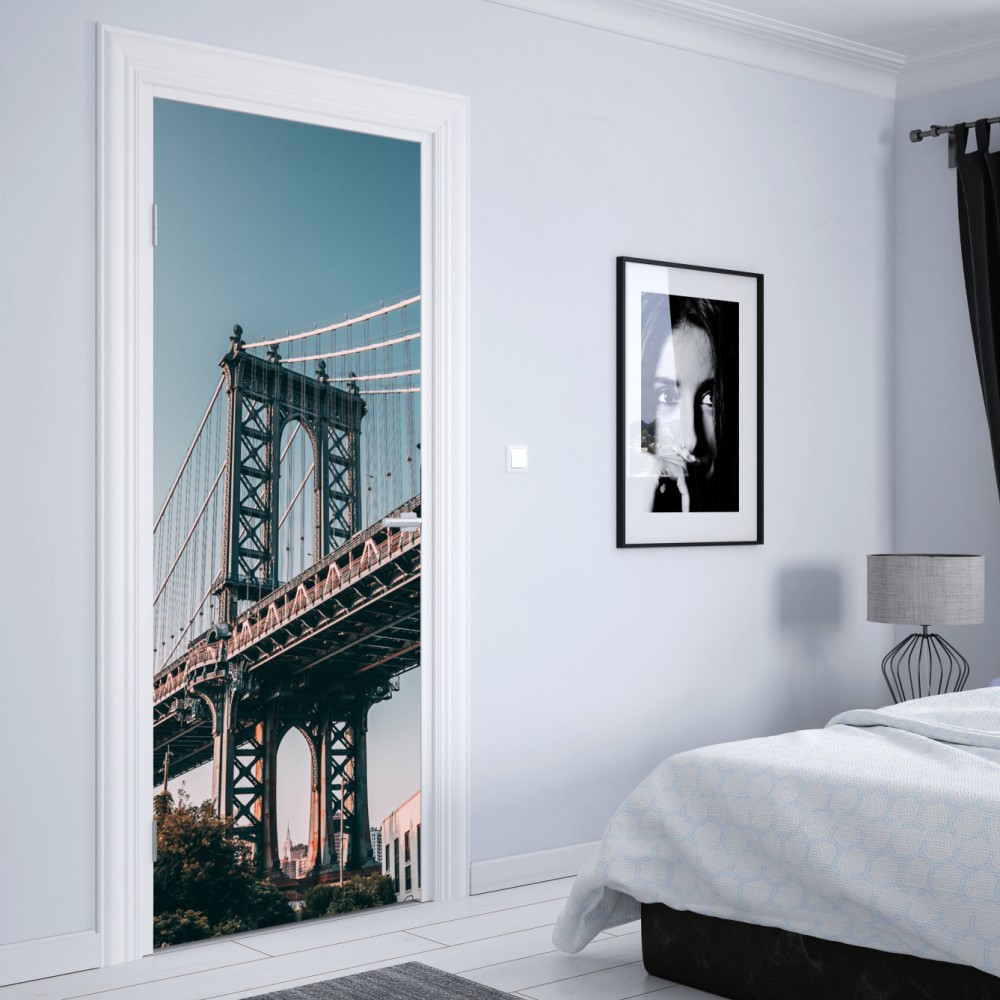 Naklejka na drzwi Manhattan most w miejskiej perspektywie – Wallissimo® Naklejka na drzwi Manhattan most w miejskiej perspektywie – Wallissimo®