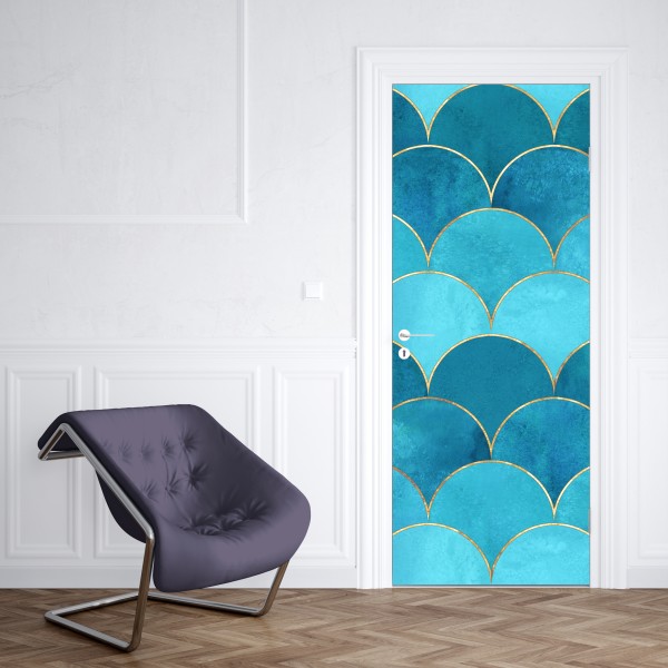 Naklejka na drzwi turkusowy wzór łusek z złotymi detalami – Wallissimo® Naklejka na drzwi turkusowy wzór łusek z złotymi detalami – Wallissimo®