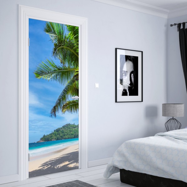 Naklejka na drzwi słoneczna ścieżka przez zieloną łąkę – Wallissimo®