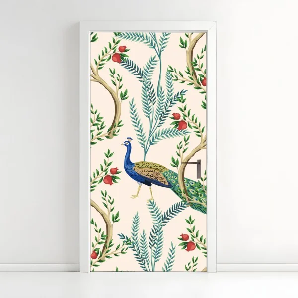 Naklejka na drzwi paw wśród gałęzi granatu