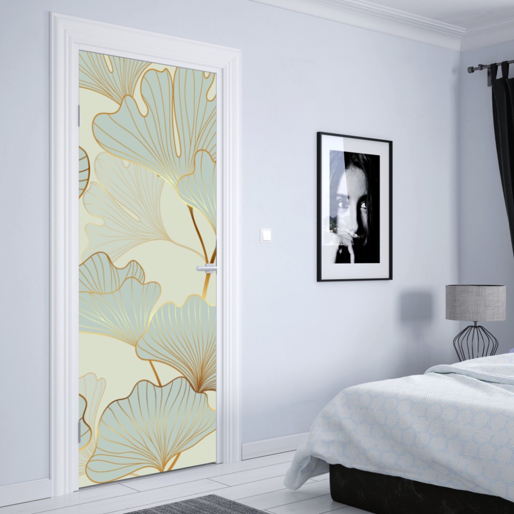 Naklejka na drzwi pastelowy wzór liści miłorzębu ze złotymi akcentami – Wallissimo® Naklejka na drzwi pastelowy wzór liści miłorzębu ze złotymi akcentami – Wallissimo®