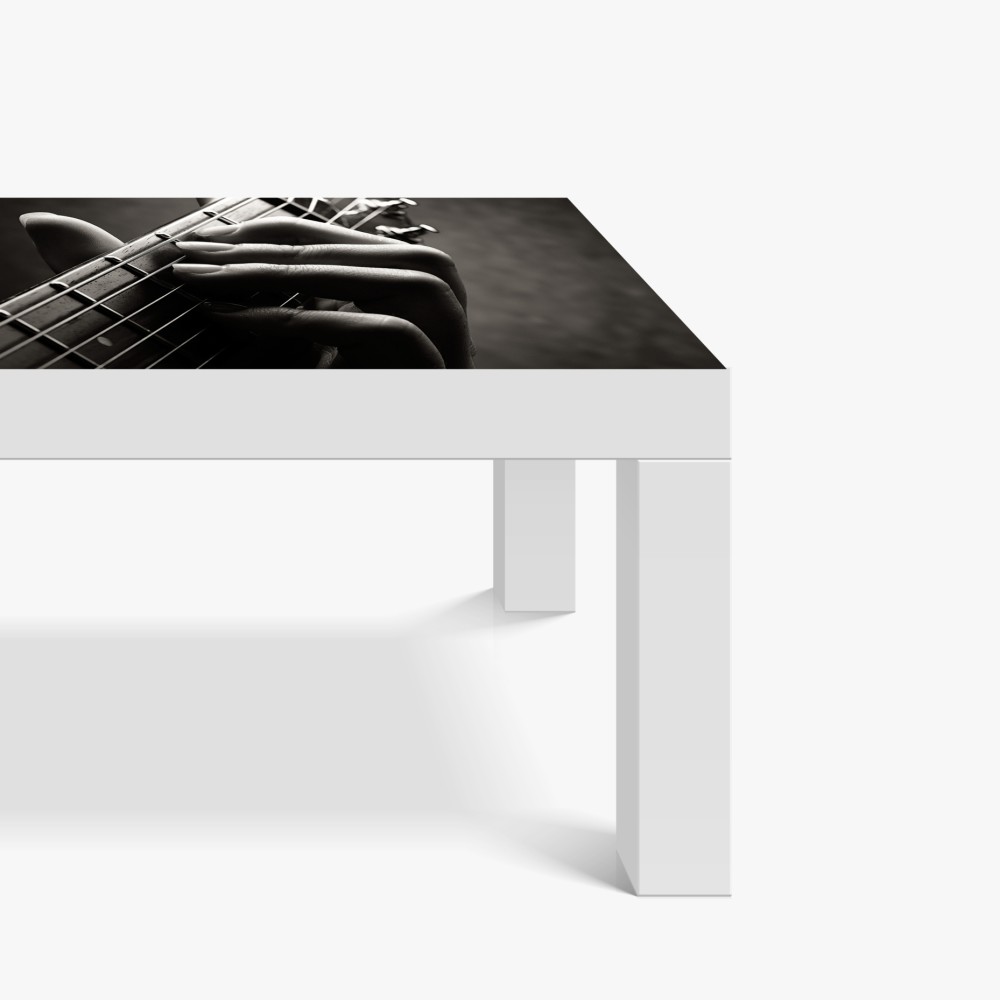 Naklejka na biurko i stół zbliżenie dłoni gitarzysty na gryfie – Wallissimo® Naklejka na biurko i stół zbliżenie dłoni gitarzysty na gryfie – Wallissimo®