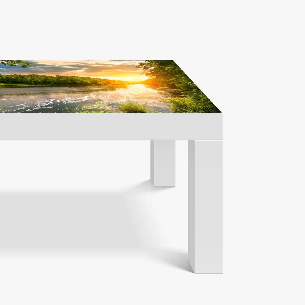 Naklejka na biurko i stół spokojny zachód słońca nad rzeką i zielonym lasem – Wallissimo® Naklejka na biurko i stół spokojny zachód słońca nad rzeką i zielonym lasem – Wallissimo®