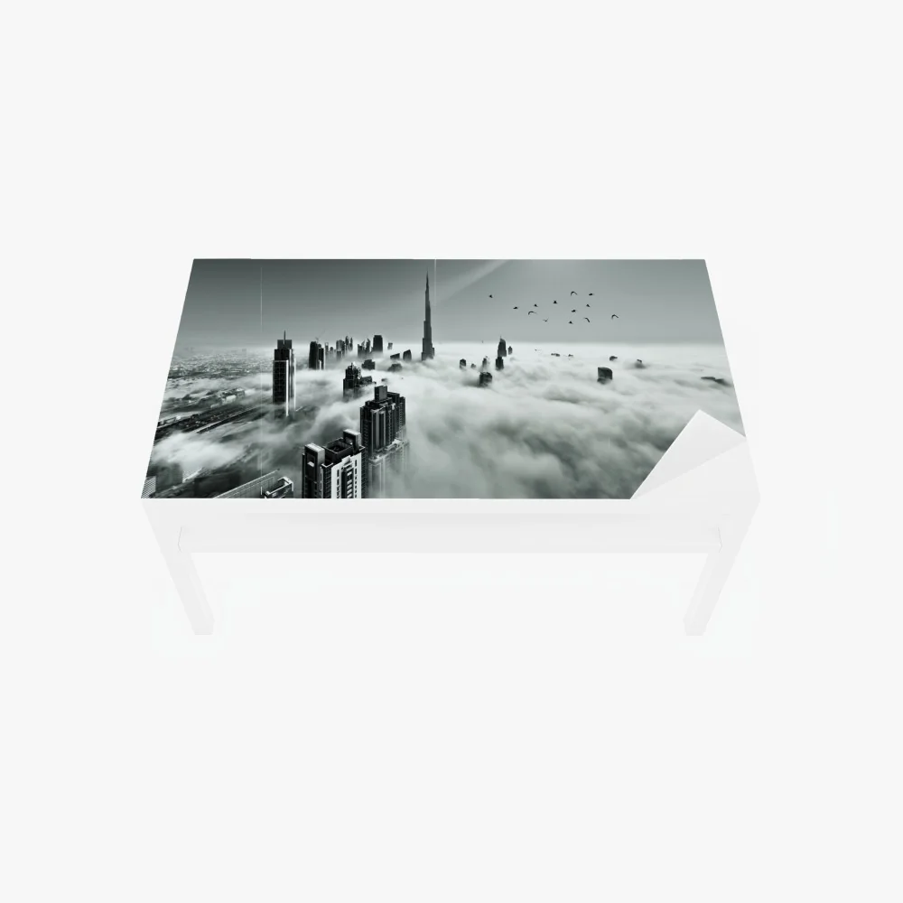 Naklejka na biurko i stół mglista panorama Dubaju ponad chmurami – Wallissimo® Naklejka na biurko i stół mglista panorama Dubaju ponad chmurami – Wallissimo®