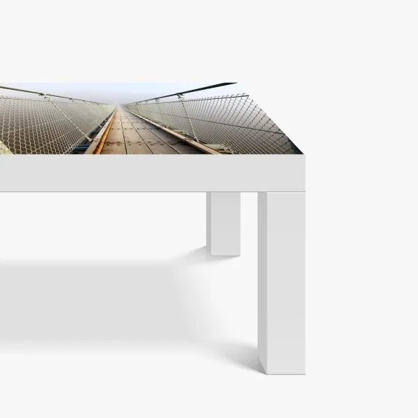 Naklejka na biurko i stół mglisty most wiszący prowadzący w mgłę – Wallissimo® Naklejka na biurko i stół mglisty most wiszący prowadzący w mgłę – Wallissimo®