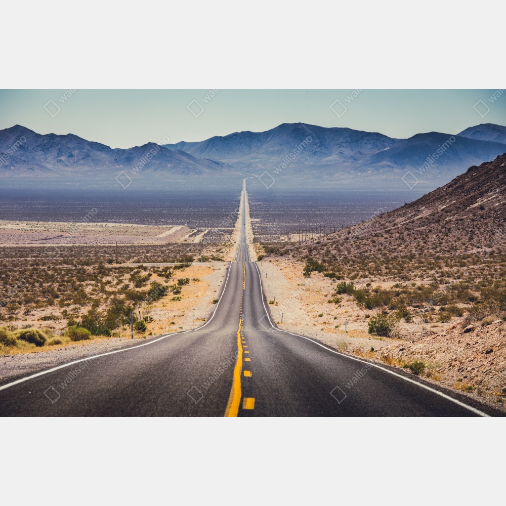 Naklejka na biurko i stół niekończąca się droga przez pustynię do gór – Wallissimo® Naklejka na biurko i stół niekończąca się droga przez pustynię do gór – Wallissimo®