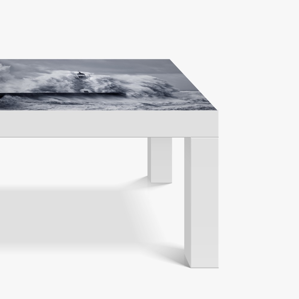 Naklejka na biurko i stół latarnia morska pochłonięta przez fale – Wallissimo® Naklejka na biurko i stół latarnia morska pochłonięta przez fale – Wallissimo®