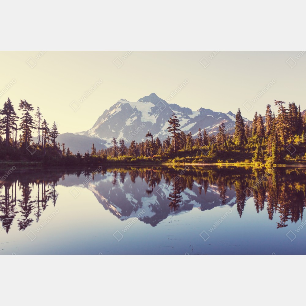 Naklejka na biurko i stół odbicie Mount Shuksan na górskim jeziorze – Wallissimo® Naklejka na biurko i stół odbicie Mount Shuksan na górskim jeziorze – Wallissimo®