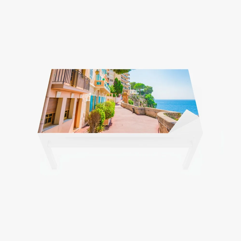 Naklejka na biurko i stół śródziemnomorska promenada z pastelowymi kamienicami – Wallissimo® Naklejka na biurko i stół śródziemnomorska promenada z pastelowymi kamienicami – Wallissimo®