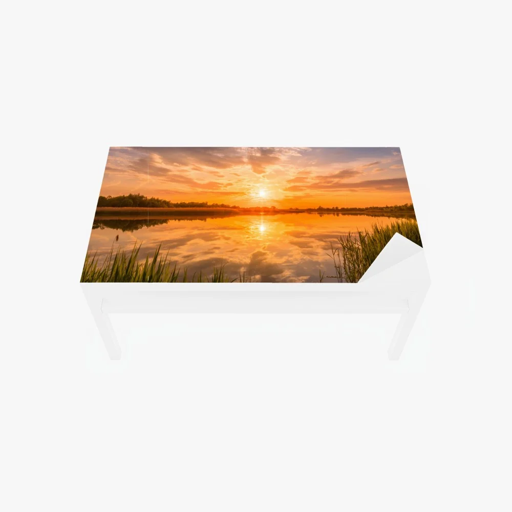 Naklejka na biurko i stół złoty zachód słońca nad spokojnym jeziorem – Wallissimo® Naklejka na biurko i stół złoty zachód słońca nad spokojnym jeziorem – Wallissimo®