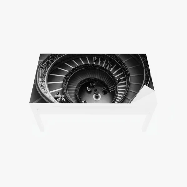 Naklejka na biurko i stół dramtyczne spiralne schody w monochromii