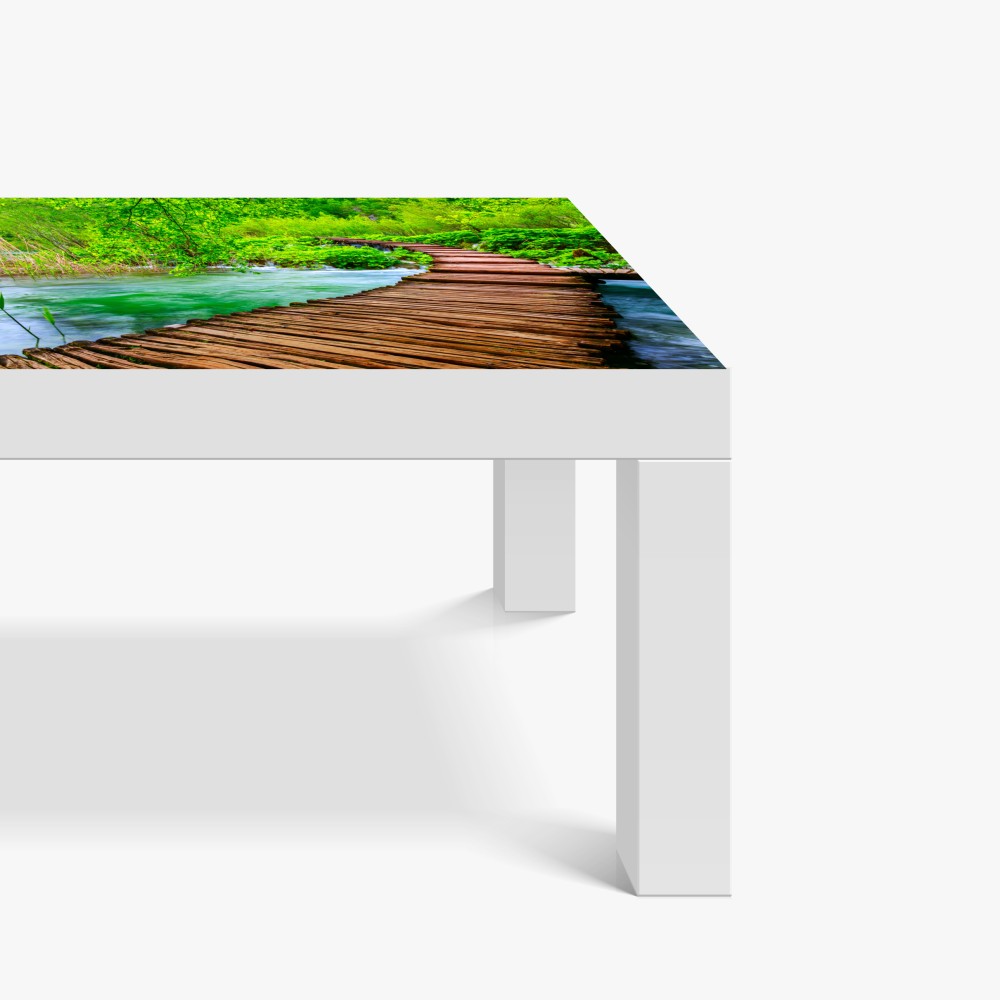 Naklejka na biurko i stół spokojna zielona kładka nad rzeką – Wallissimo® Naklejka na biurko i stół spokojna zielona kładka nad rzeką – Wallissimo®