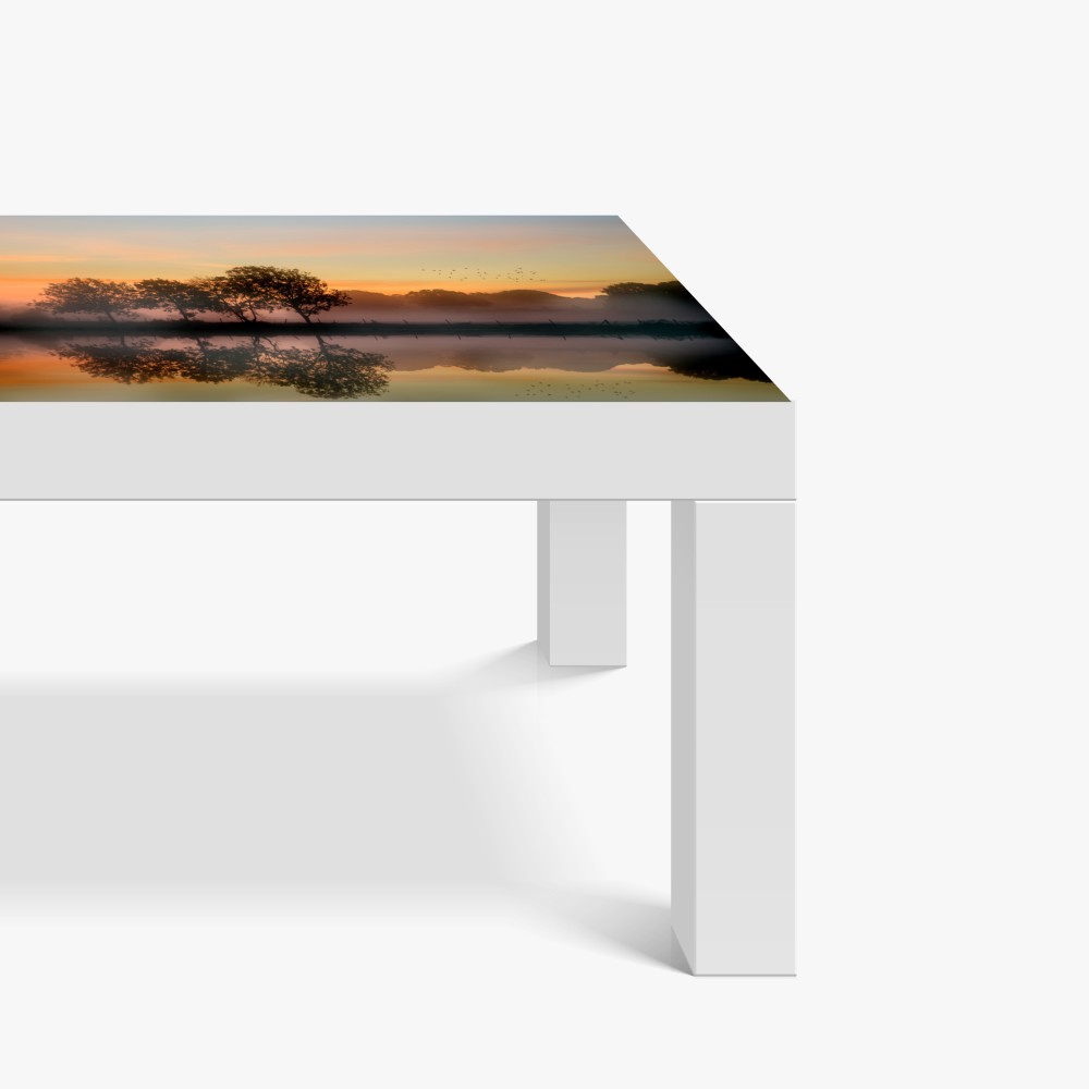 Naklejka na biurko i stół mglisty jesienny wschód słońca nad Angielską wsią – Wallissimo® Naklejka na biurko i stół mglisty jesienny wschód słońca nad Angielską wsią – Wallissimo®