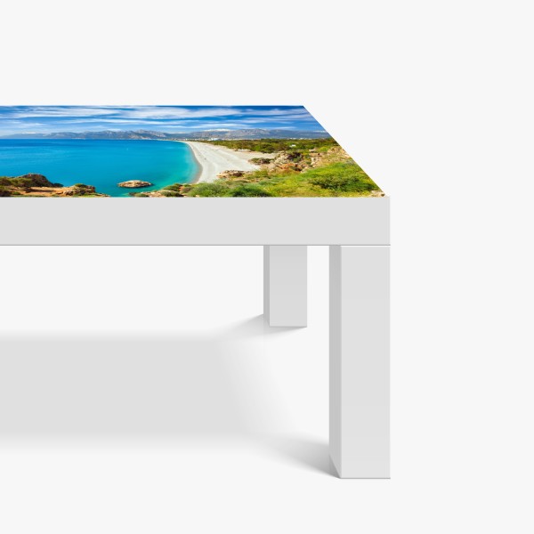 Naklejka na biurko i stół pastelowy wzór liści miłorzębu ze złotymi akcentami – Wallissimo®