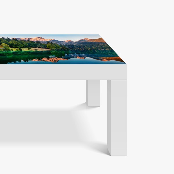 Naklejka na biurko i stół intensywny koralowy wzór kwiatowy na czarnym tle – Wallissimo®