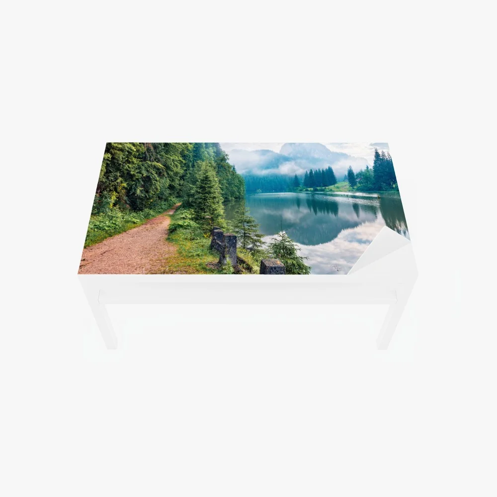 Naklejka na biurko i stół mglisty poranek nad Lacu Rosu – Wallissimo® Naklejka na biurko i stół mglisty poranek nad Lacu Rosu – Wallissimo®