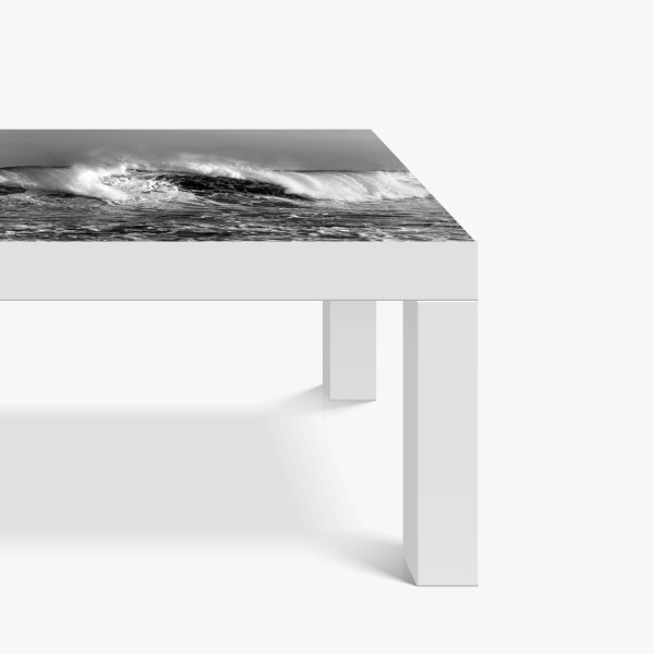 Naklejka na biurko i stół dramatyczna czarno-biała fala oceanu – Wallissimo® Naklejka na biurko i stół dramatyczna czarno-biała fala oceanu – Wallissimo®