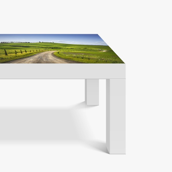 Naklejka na biurko i stół wiejska droga w Toskanii przez zielone wzgórza – Wallissimo® Naklejka na biurko i stół wiejska droga w Toskanii przez zielone wzgórza – Wallissimo®